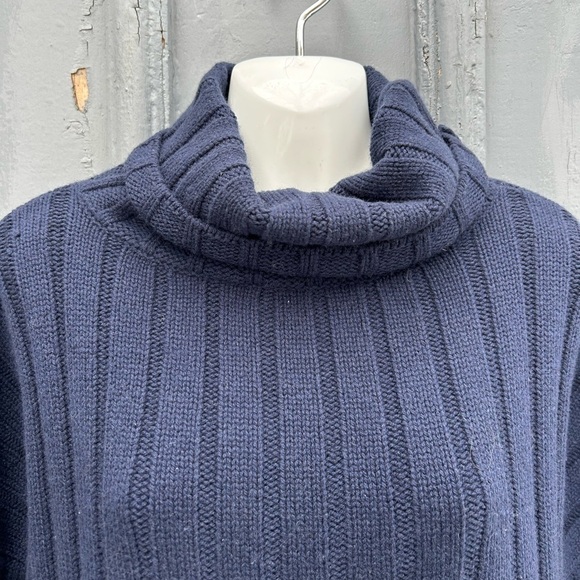 Allude Wool Cashmere Ribbed turtleneck, size Small - Picture 6 of 15